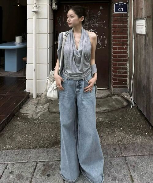 AMESWORLDWIDE(アメスワールドワイド)の「FLARED DENIM PANTS LIGHT BLUE(デニムパンツ・レディース・その他・SMALL/MEDIUM/LARGE)」の11枚目の写真