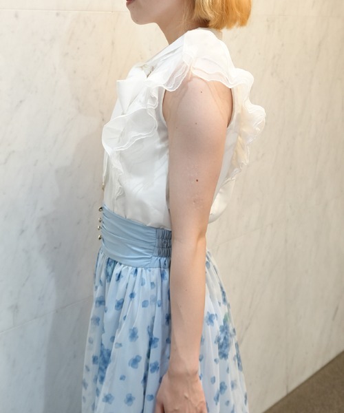 axes femme POETIQUE（アクシーズファムポエティック）の「チュールフリルノースリブラウス（シャツ/ブラウス・レディース・ホワイト/ブラック/サックスブルー・MEDIUM）」の5枚目の写真