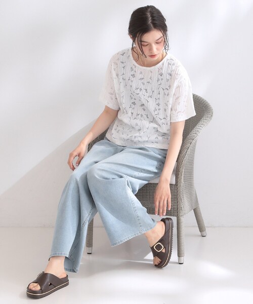 OPAQUE.CLIP(オペークドットクリップ)の「レースジャカードカットソー【洗濯機OK】(Tシャツ/カットソー・レディース・ホワイト/チャコールグレー/ブラウン系その他/イエロー系その他・38/42/40)」の9枚目の写真