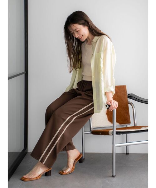 Ungrid(アングリッド)の「ストレートラインパンツ(その他パンツ・レディース・ブラウン/ネイビー・FREE)」の6枚目の写真