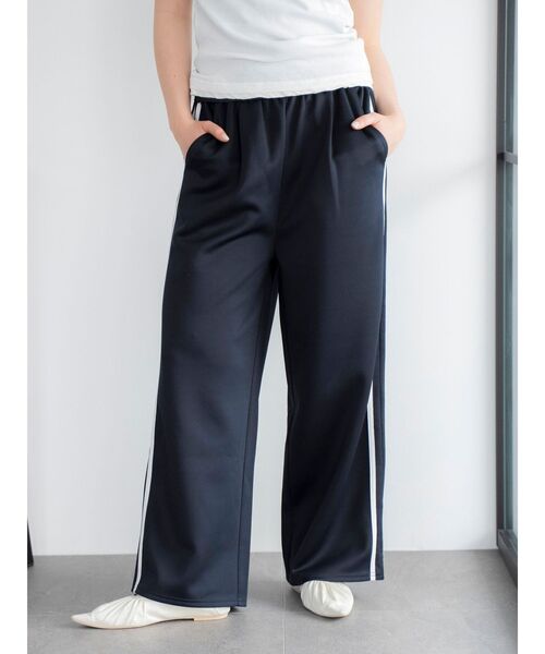 Ungrid(アングリッド)の「ストレートラインパンツ(その他パンツ・レディース・ブラウン/ネイビー・FREE)」の7枚目の写真