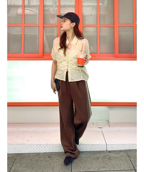 Ungrid(アングリッド)の「ストレートラインパンツ(その他パンツ・レディース・ブラウン/ネイビー・FREE)」の9枚目の写真