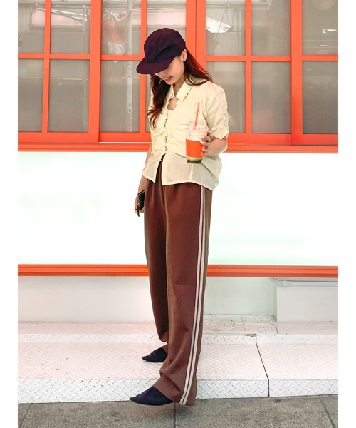 Ungrid(アングリッド)の「ストレートラインパンツ(その他パンツ・レディース・ブラウン/ネイビー・FREE)」の10枚目の写真