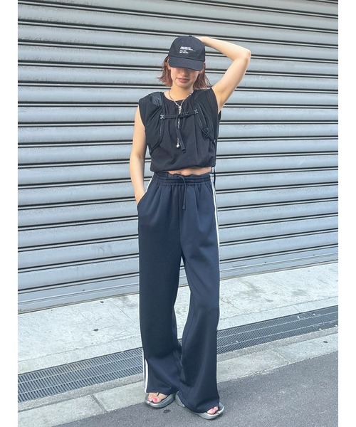 Ungrid(アングリッド)の「ストレートラインパンツ(その他パンツ・レディース・ブラウン/ネイビー・FREE)」の7枚目の写真