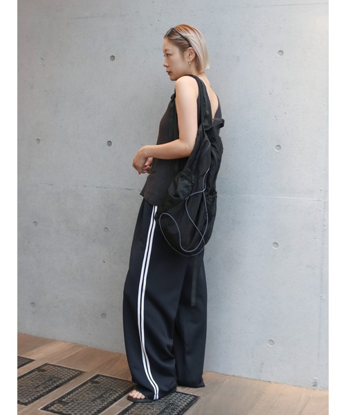 Ungrid(アングリッド)の「ストレートラインパンツ(その他パンツ・レディース・ブラウン/ネイビー・FREE)」の15枚目の写真