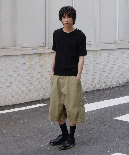 JUAN HOMME（ジュアンオム）の「カーブドバミューダコットンパンツ（ベージュ）（その他パンツ・メンズ・その他・SMALL/MEDIUM/LARGE）」の4枚目の写真