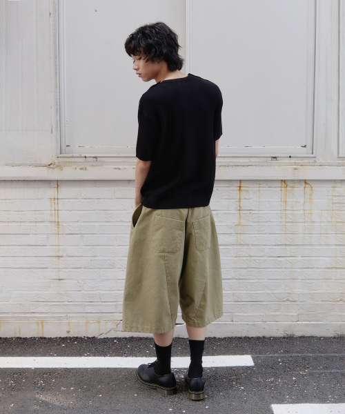 JUAN HOMME（ジュアンオム）の「カーブドバミューダコットンパンツ（ベージュ）（その他パンツ・メンズ・その他・SMALL/MEDIUM/LARGE）」の5枚目の写真