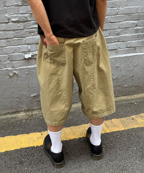 JUAN HOMME（ジュアンオム）の「カーブドバミューダコットンパンツ（ベージュ）（その他パンツ・メンズ・その他・SMALL/MEDIUM/LARGE）」の8枚目の写真