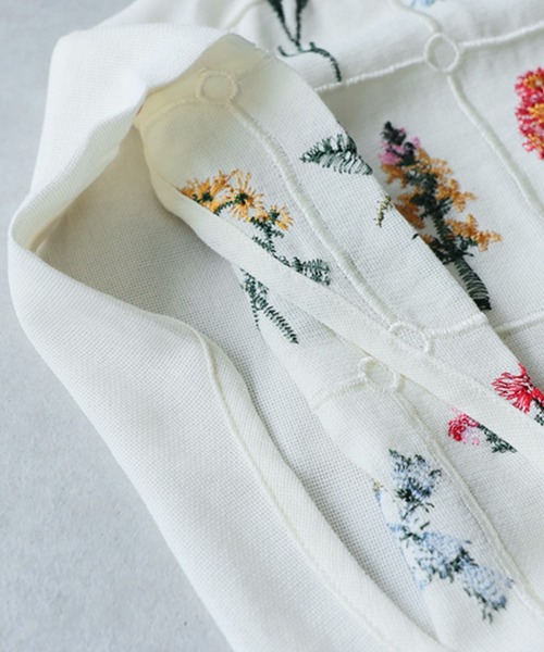 antiqua(アンティカ)の「バンドカラー 花柄 刺繍 シャツ(シャツ/ブラウス・レディース・ホワイト/ブルー/ブラック・ONESIZE)」の14枚目の写真