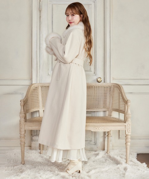 one after another NICE CLAUP（ワンアフターアナザーナイスクラップ）の「【リバイバル】フェイクファー付きロングコート（チェスターコート・レディース・チャコールグレー/ブラック/アイボリー・SMALL/MEDIUM）」の18枚目の写真