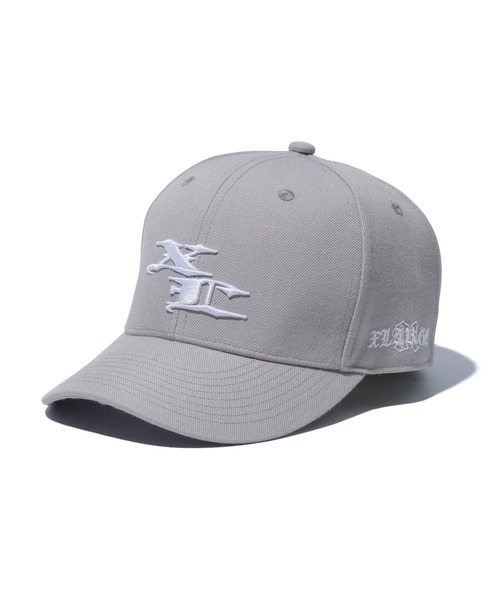 XLARGE(エクストララージ)の「OLD ENGLISH CAP(キャップ・メンズ・ブラック/ブルー/グレー・M/L)」の1枚目の写真
