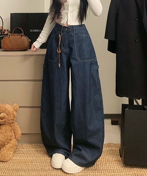 NEW GENTLEMAN(ニュージェントルマン)の「メリルストライプデニム ワイドバギー ペインターパンツ(デニムパンツ・レディース・ブルー・L/M/S)」の10枚目の写真