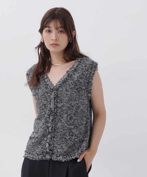 NATURAL BEAUTY BASIC(ナチュラルビューティーベーシック)の「ツイードニットベスト(ベスト・レディース・オフホワイト/ブラウン系その他/ブラック系その他2・フリ-)」の1枚目の写真