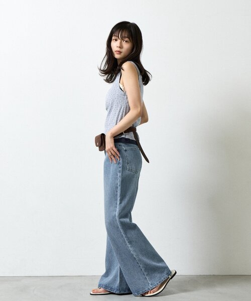 COLONY 2139(コロニートゥーワンスリーナイン)の「フレアデニムパンツ(デニムパンツ・レディース・ブルー/ネイビー・SMALL/LARGE/MEDIUM)」の10枚目の写真