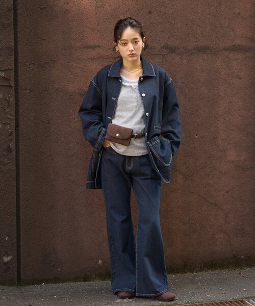 COLONY 2139(コロニートゥーワンスリーナイン)の「フレアデニムパンツ(デニムパンツ・レディース・ブルー/ネイビー・SMALL/LARGE/MEDIUM)」の19枚目の写真
