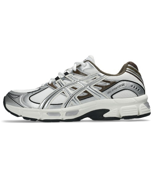 ASICS(アシックス)の「GEL-STRATUS MC / ゲルストラタス エムシー(スニーカー・メンズ・ホワイト×シルバー・26.5/24/23.5/28.5/26/22.5/25/29/23/24.5/28/25.5/27/27.5)」の2枚目の写真