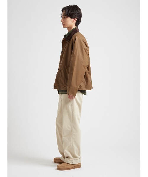 Barbour(バブアー)の「【TRANSPORT / トランスポート】ワックス ショート ジャケット オーバーサイズフィット(ブルゾン・メンズ・グリーン/グレー/ブラック/ベージュ・40/32/42/34/36/38)」の6枚目の写真