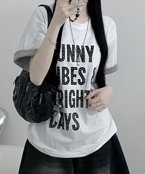 VIVID LADY(ビビッドレディー)の「レトロロゴ 半袖Tシャツ(Tシャツ/カットソー・レディース・イエロー/ホワイト/ブルー/オレンジ/ピンク/ブラック・FREE)」の2枚目の写真