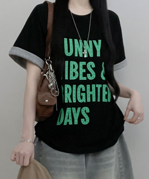 VIVID LADY(ビビッドレディー)の「レトロロゴ 半袖Tシャツ(Tシャツ/カットソー・レディース・イエロー/ホワイト/ブルー/オレンジ/ピンク/ブラック・FREE)」の1枚目の写真