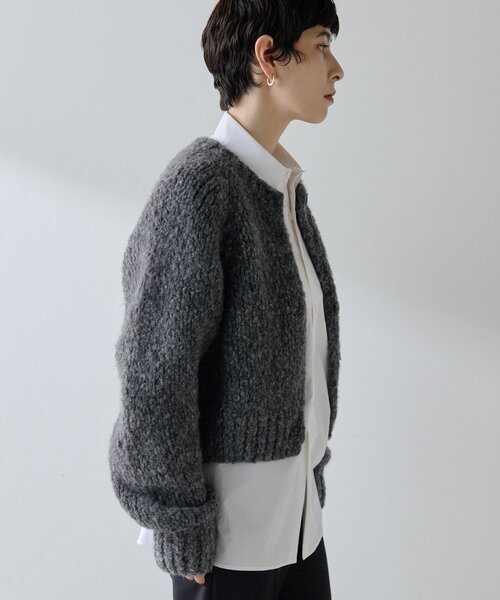 Whim Gazette(ウィムガゼット)の「<WEB限定カラーあり>ハンドニットカーディガン(カーディガン/ボレロ・レディース・チャコールグレー/イエロー・FREE)」の9枚目の写真