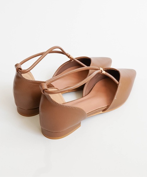 Fabby fabby(ファビィーファビィー)の「ポインテッドトゥ セパレートストラップパンプス(パンプス・レディース・ブラック/ベージュ・SMALL/LARGE/MEDIUM)」の20枚目の写真