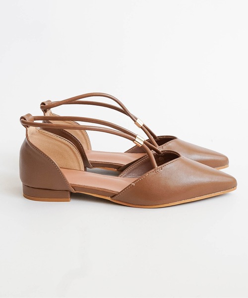 Fabby fabby(ファビィーファビィー)の「ポインテッドトゥ セパレートストラップパンプス(パンプス・レディース・ブラック/ベージュ・SMALL/LARGE/MEDIUM)」の9枚目の写真