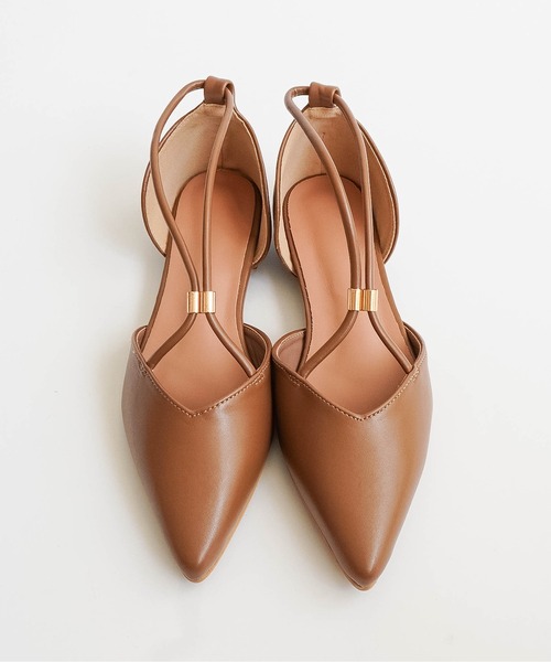 Fabby fabby(ファビィーファビィー)の「ポインテッドトゥ セパレートストラップパンプス(パンプス・レディース・ブラック/ベージュ・SMALL/LARGE/MEDIUM)」の10枚目の写真