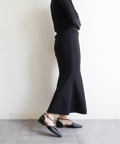 Fabby fabby(ファビィーファビィー)の「ポインテッドトゥ セパレートストラップパンプス(パンプス・レディース・ブラック/ベージュ・SMALL/LARGE/MEDIUM)」の21枚目の写真