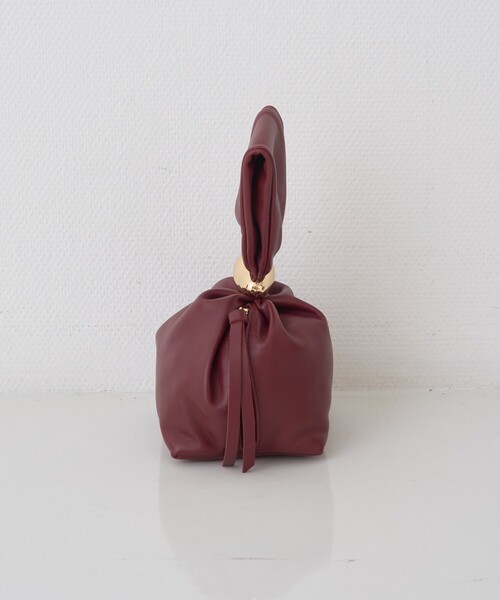 AULENTTI(オウレンティ)の「【AULENTTI / オウレンティ】巾着ワンハンドルミニハンドバッグ(トートバッグ・レディース・ブラック/ワイン・フリー)」の6枚目の写真