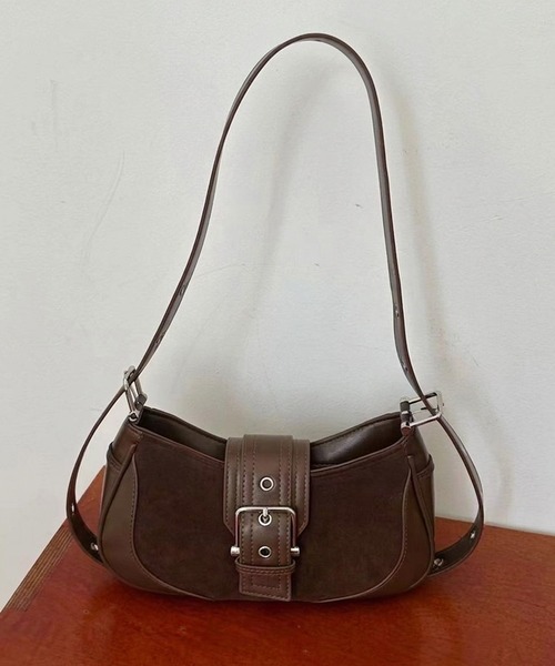 HEILIS(ヘイリス)の「ベルトミニショルダーバッグ / ショルダーバッグ レディース ミニバッグ ハンドバッグ 2WAY フェイクスウェード 合皮 配色 ベルトデザイン 斜め掛け 肩掛け 韓国 春服 秋服 冬服(ハンドバッグ・レディース・キャメル/ブラウン/ブラック・FREE)」の8枚目の写真