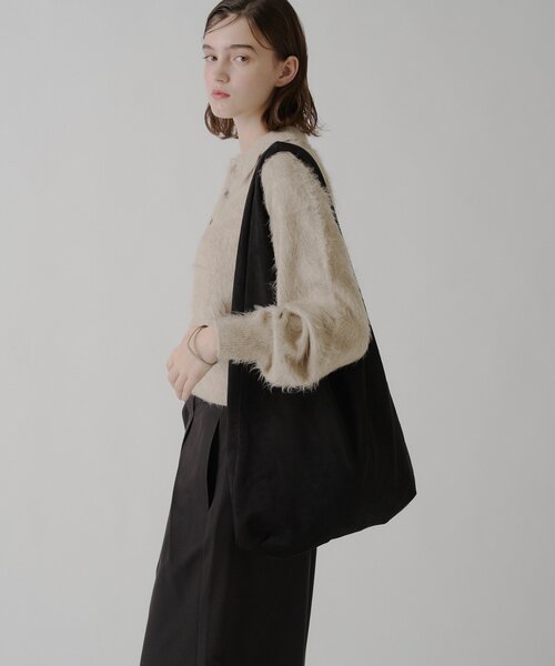 WHIMSIC(ウィムジック)の「【UNISEX】ヴィーガンレザーショルダーバック(ショルダーバッグ・メンズ・ブラック/キャメル・ONE SIZE)」の4枚目の写真