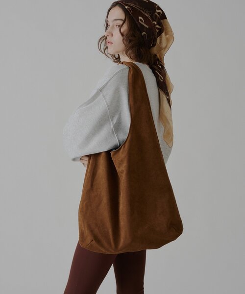 WHIMSIC(ウィムジック)の「【UNISEX】ヴィーガンレザーショルダーバック(ショルダーバッグ・メンズ・ブラック/キャメル・ONE SIZE)」の15枚目の写真