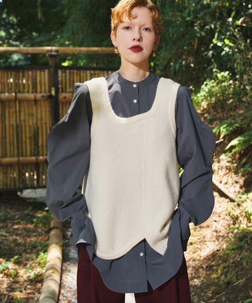 OMMO（オーエムエムオー）の「ASYMME KNIT VEST（ベスト・レディース・ホワイト/グレー/ブラック・F）」の5枚目の写真