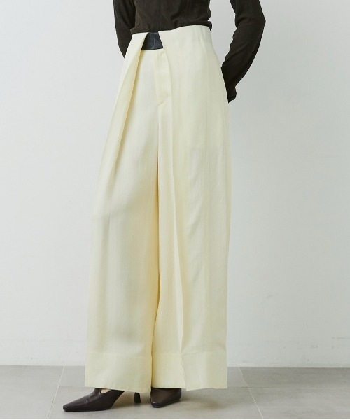 CITY TOKYO(シティトウキョウ)の「【CITY TOKYO/シティートウキョウ】Viscose Twill Flare Trousers/ヴィスコースフレアスラックス(スラックス・レディース・ブラック/ブラウン/オフホワイト・1/2)」の2枚目の写真