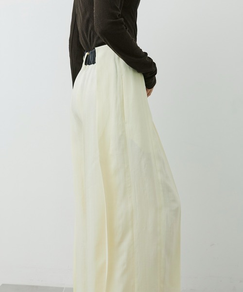 CITY TOKYO(シティトウキョウ)の「【CITY TOKYO/シティートウキョウ】Viscose Twill Flare Trousers/ヴィスコースフレアスラックス(スラックス・レディース・ブラック/ブラウン/オフホワイト・1/2)」の14枚目の写真