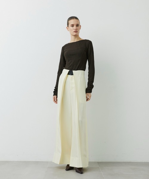 CITY TOKYO(シティトウキョウ)の「【CITY TOKYO/シティートウキョウ】Viscose Twill Flare Trousers/ヴィスコースフレアスラックス(スラックス・レディース・ブラック/ブラウン/オフホワイト・1/2)」の4枚目の写真