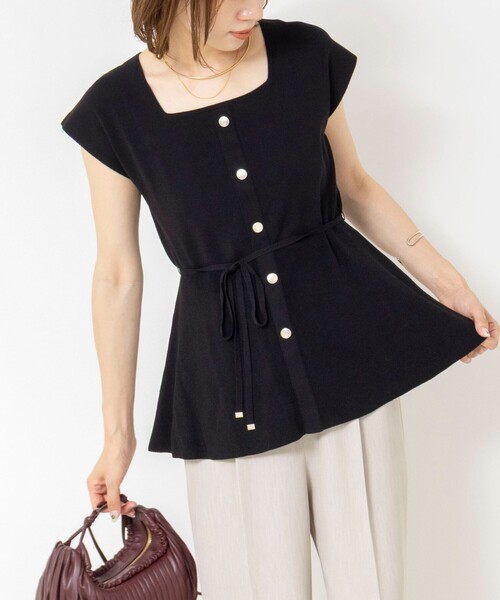 NOLLEY’S Sophi（ノーリーズソフィ）の「《セットアップ対応》ウォッシャブルペプラムプルオーバー（ニット/セーター・レディース・ブラック/カーキ・38）」の2枚目の写真