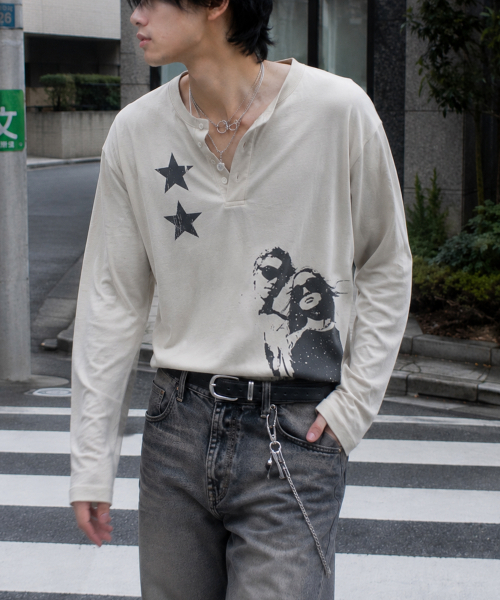 GRAVER（グレーバー）の「[UNISEX]STAR2 ヘンリーネック ロングスリーブ Tシャツ_3color（Tシャツ/カットソー・レディース・ブラック/ベージュ/チャコール・MEDIUM/LARGE）」の13枚目の写真