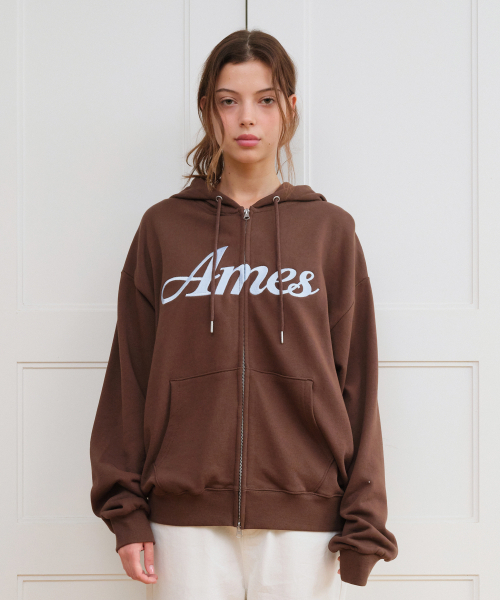 AMESWORLDWIDE(アメスワールドワイド)の「STANDARD LOGO HOODIE ZIP-UP BROWN(パーカー・レディース・その他・SMALL/MEDIUM)」の7枚目の写真