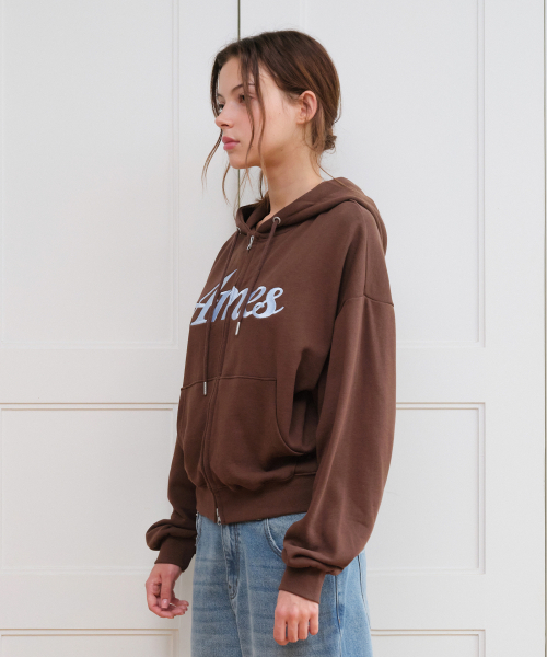 AMESWORLDWIDE(アメスワールドワイド)の「STANDARD LOGO HOODIE ZIP-UP BROWN(パーカー・レディース・その他・SMALL/MEDIUM)」の8枚目の写真