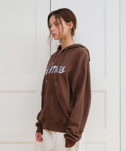 AMESWORLDWIDE(アメスワールドワイド)の「STANDARD LOGO HOODIE ZIP-UP BROWN(パーカー・レディース・その他・SMALL/MEDIUM)」の9枚目の写真
