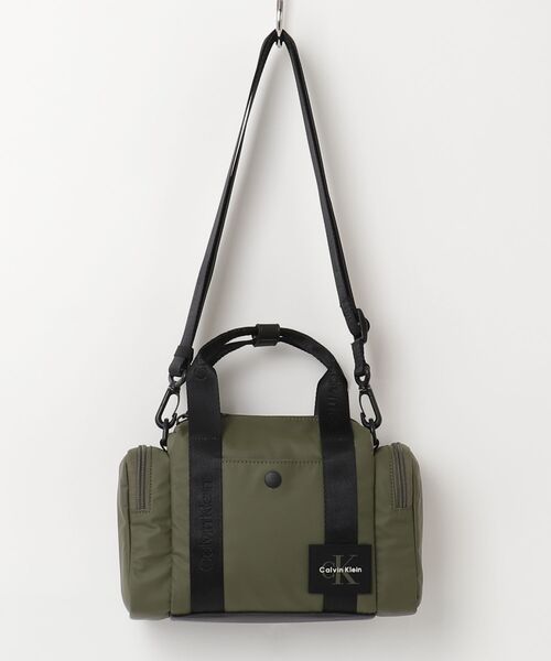Calvin Klein(カルバン・クライン)の「クロスボディバッグ - ラバライズドクロスボディバッグ(ショルダーバッグ・メンズ・カーキ/ブラック・FREE)」の8枚目の写真