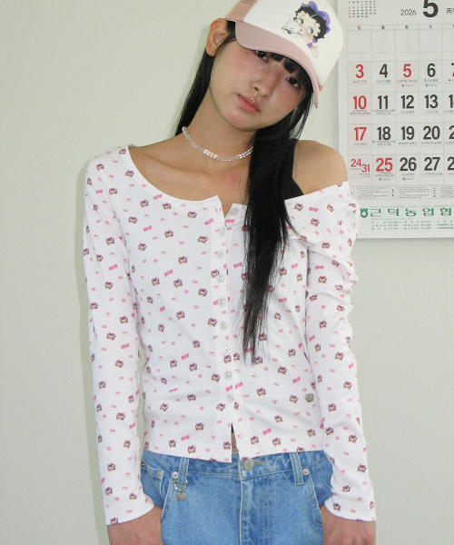 RONRON(ロンロン)の「BETTY BOOP PATTERN SLIM CARDIGAN WHITE(カーディガン/ボレロ・レディース・その他・FREE)」の3枚目の写真