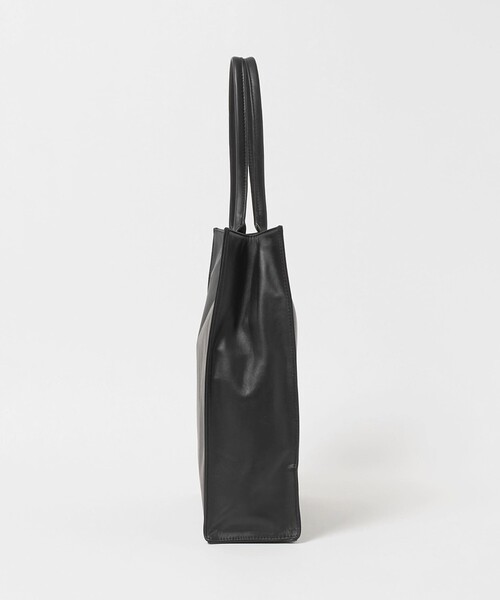 A DAY IN THE LIFE UNITED ARROWS(アデイインザライフユナイテッドアローズ)の「スムースレザー スクエア トートバッグ<A DAY IN THE LIFE>(トートバッグ・メンズ・ブラック・FREE)」の2枚目の写真