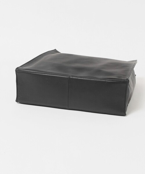 A DAY IN THE LIFE UNITED ARROWS(アデイインザライフユナイテッドアローズ)の「スムースレザー スクエア トートバッグ<A DAY IN THE LIFE>(トートバッグ・メンズ・ブラック・FREE)」の6枚目の写真