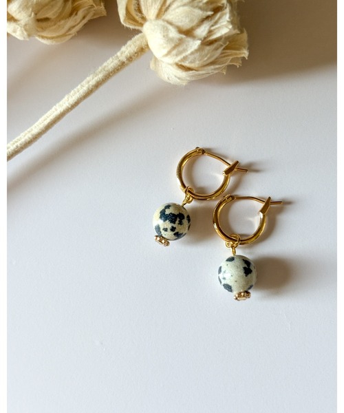tone（トーン）の「【cocolani】［金属アレルギー対応］2way 天然石 フープピアス(MA)（ピアス（両耳用）・レディース・ダークグレー/ホワイト/クリア/ベージュ/ブルー/キャメル/ピンク/グリーン・FREE）」の3枚目の写真