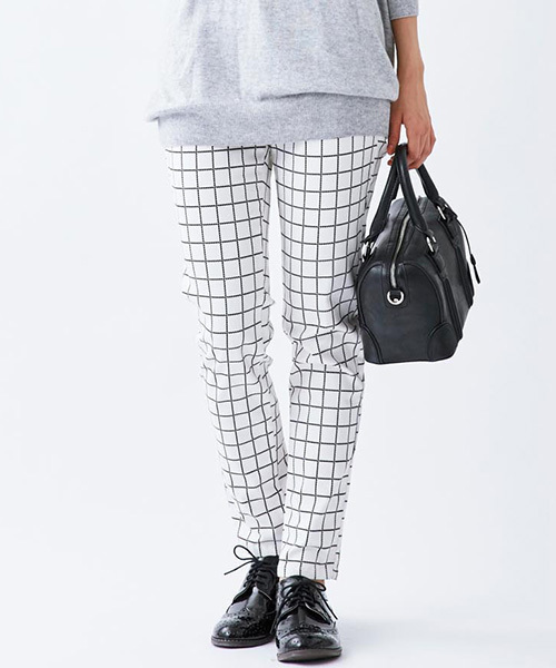 Live in comfort（リブインコンフォート）の「【股下丈が選べる】リブ　イン　コンフォート　美脚キャロットラインのストレッチカラーパンツ　　　（その他パンツ・レディース・カーキ/イエロー/ピンク/ホワイト/キャメル/ブラック/ネイビー/ベージュ/チェック/ホワイト系その他/ブラック系その他・8/4/3/9/10/1/11/6/13/7/12/2/5）」の14枚目の写真