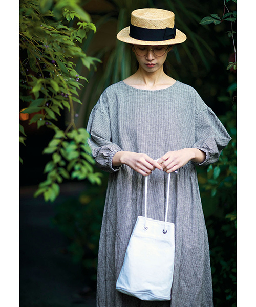 Sunny clouds(サニークラウズ)の「サニークラウズ kazumiと作った巾着バッグ(ショルダーバッグ・レディース・ホワイト・ONE SIZE)」の2枚目の写真