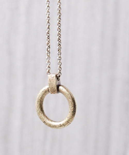 STUDIOUS（ステュディオス）の「【ZOZO限定】 STUDIOUS リングチェーンネックレス（ネックレス・メンズ・シルバー/ゴールド・FREE）」の4枚目の写真