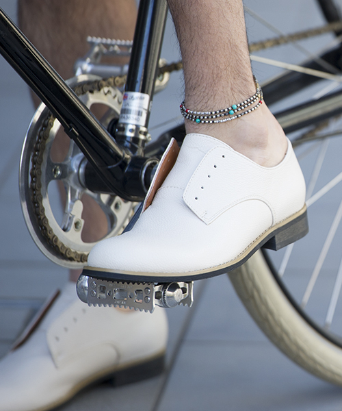 GRAND GLOBAL（グランドグローバル）の「GRAND GLOBAL / 2WAYプレーンシューズ（ドレスシューズ・メンズ・ブラック/オフホワイト・38/40）」の12枚目の写真